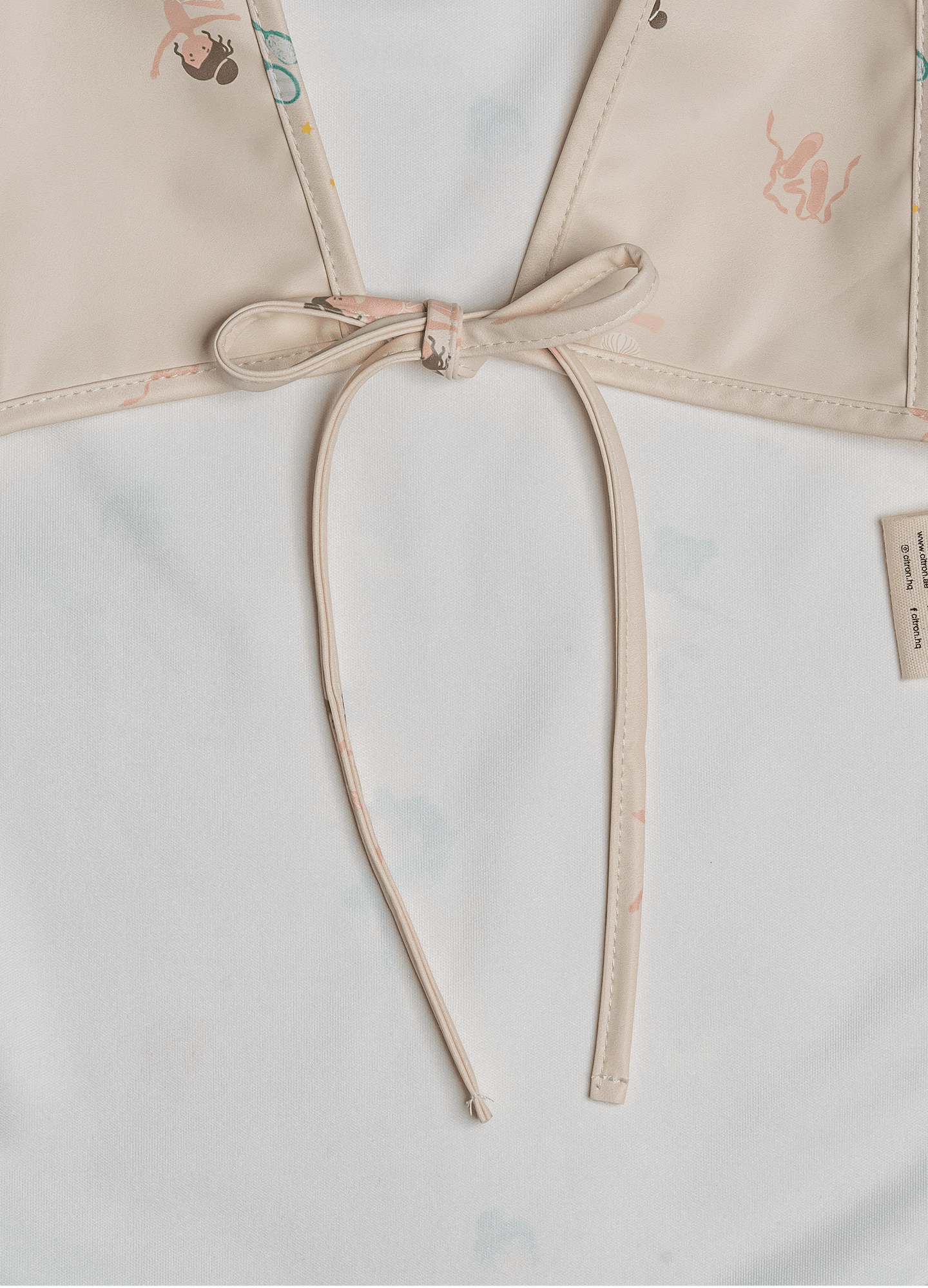 مريلة بدون أكمام